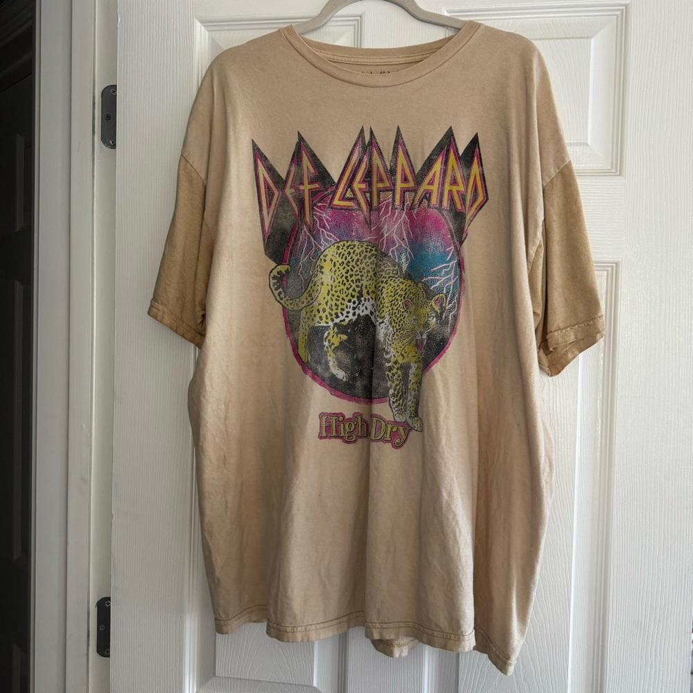 Def Leppard graphic tee